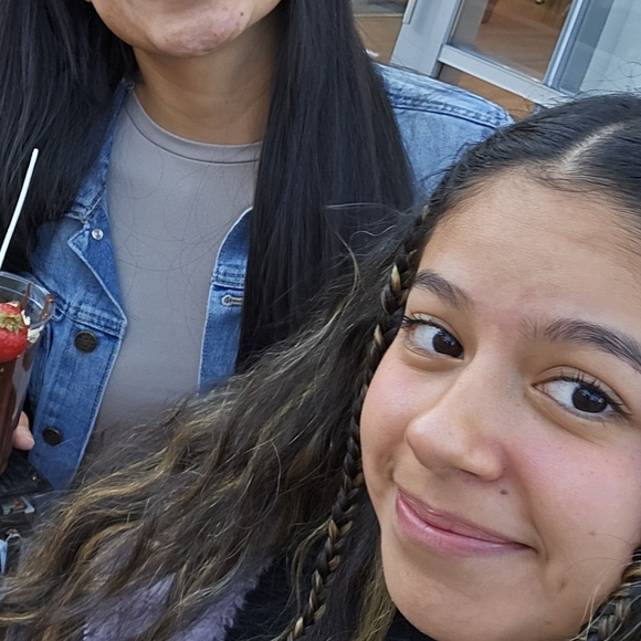 Meet your Posher, Olivia - Picture 1 of 1